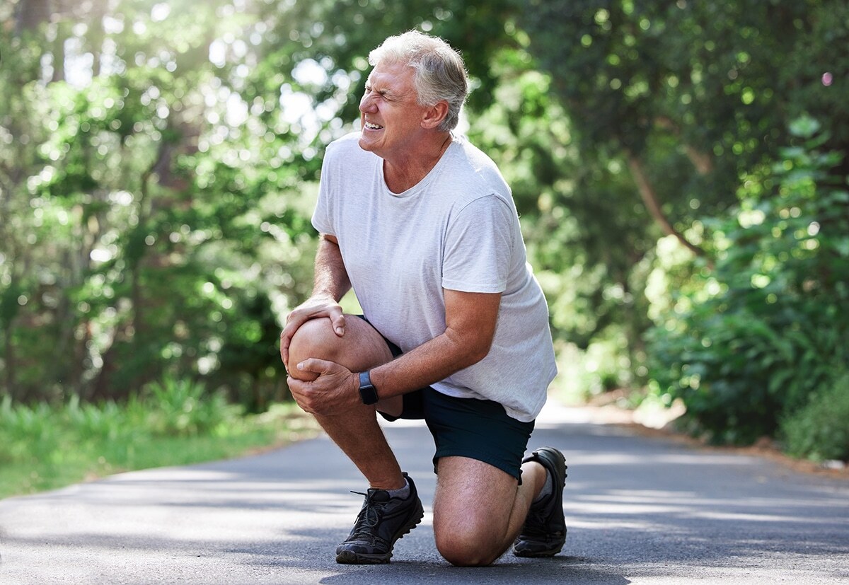 does distal quad tendinopathy go away on its own