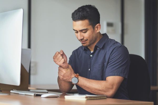 Does Wrist Strain Go Away On Its Own