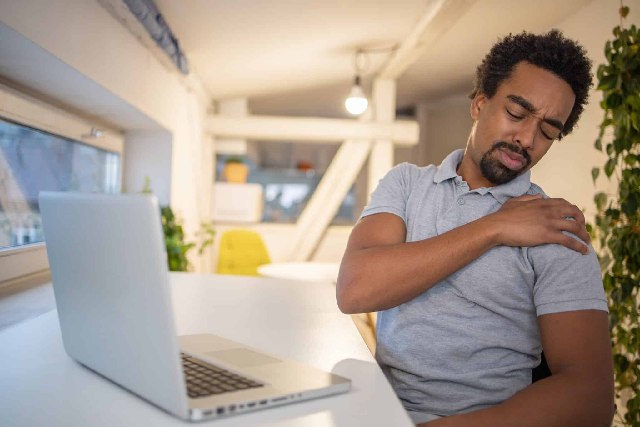 Does AC Joint Sprain Hurt All the Time?