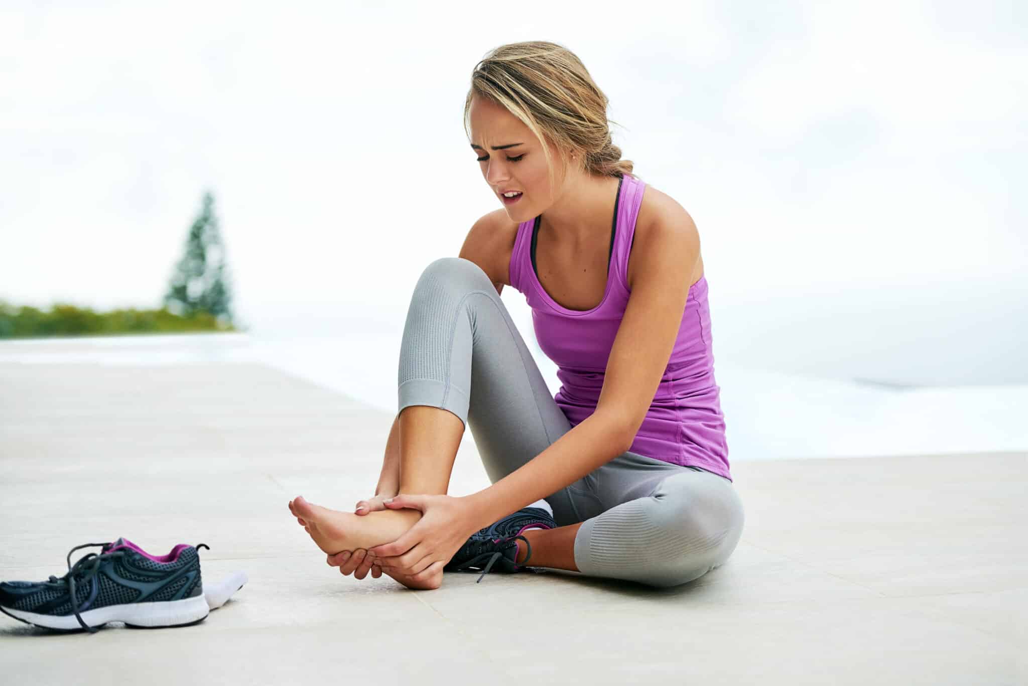 Can Dehydration Make Plantar Fascia Strains Worse?
