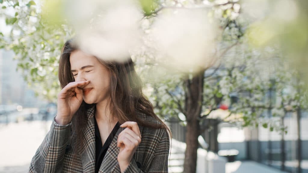 what makes allergies worse