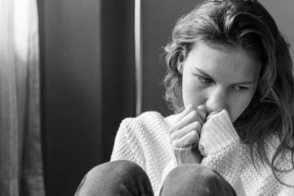alone-black-and-white-casual-1487956-3-700x390-c-default