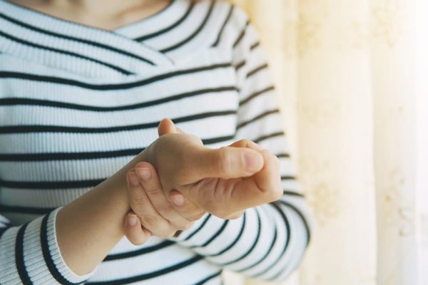 best ways to treat thumb ucl sprains