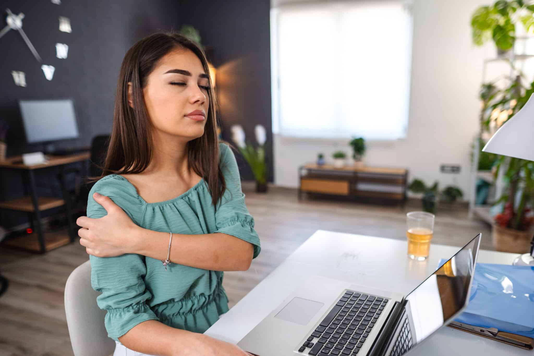 Does AC Joint Sprain Hurt at Night?