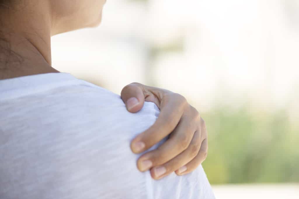 Can Dehydration Make Rotator Cuff Tears Worse?