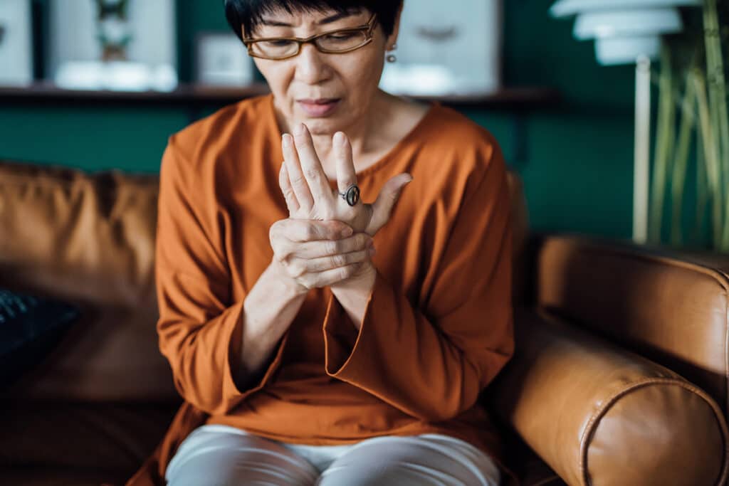 foods to avoid with hand and finger pain