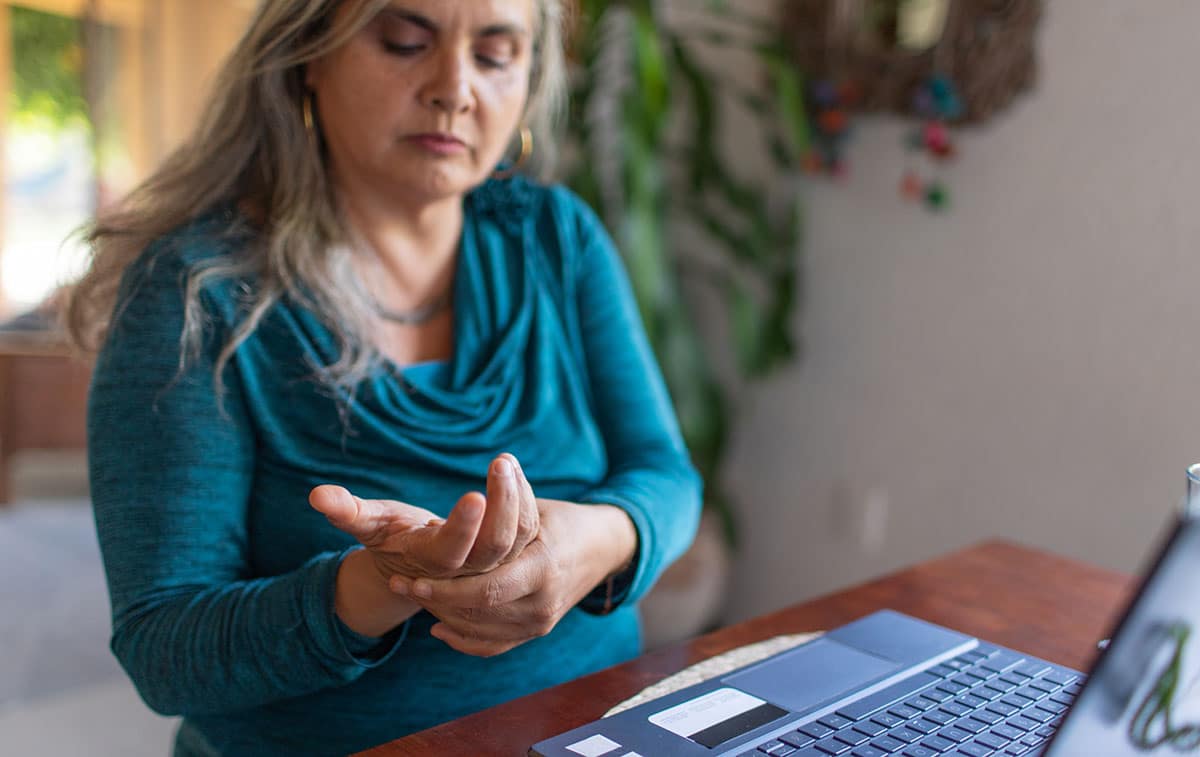 does carpal tunnel syndrome go away on its own