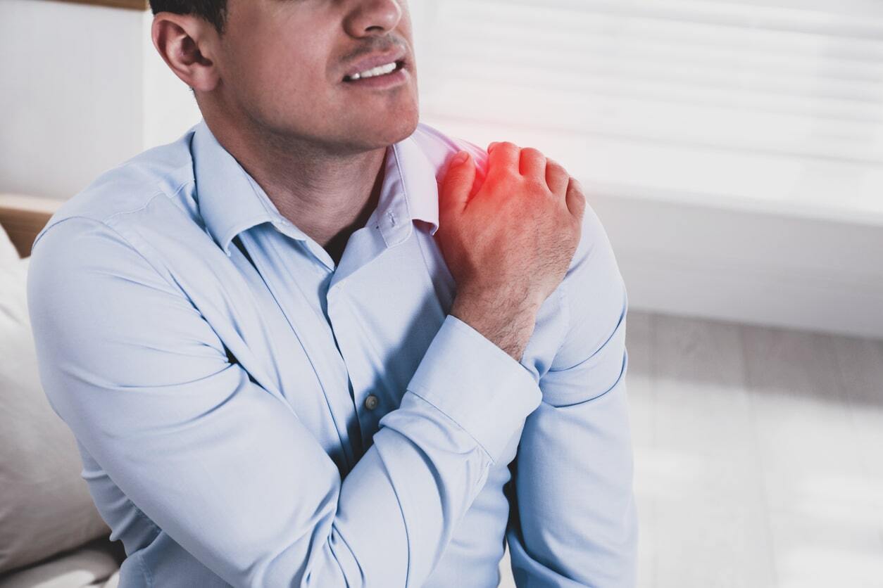 Should You Rest or Exercise with a Deltoid Ligament Sprain?