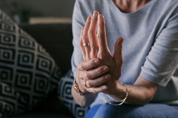 hand and finger pain chiropractic treatment