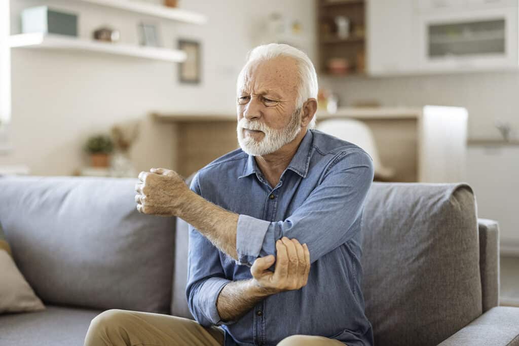 how long does cervical disc herniation last