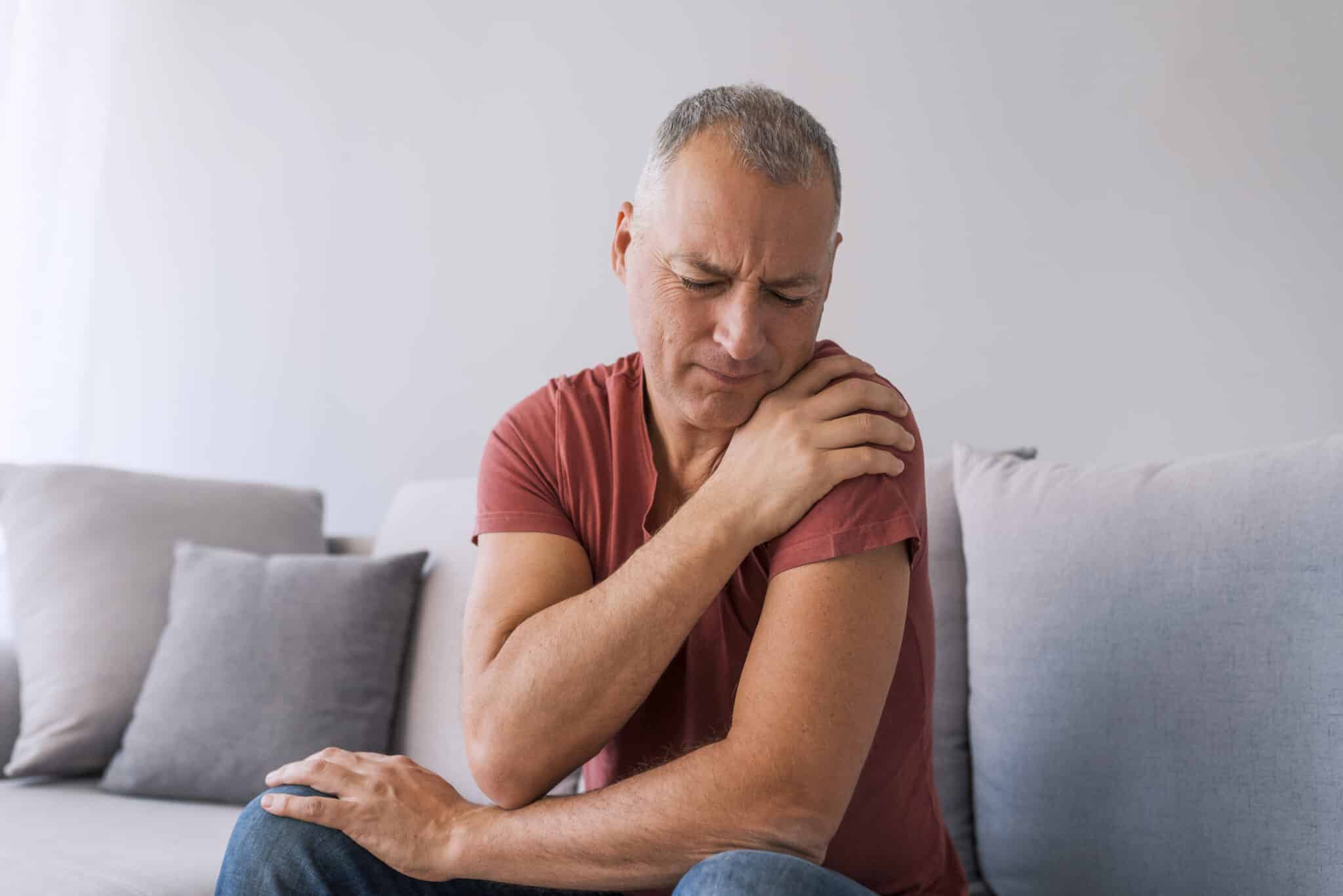 Does a Rotator Cuff Tear Hurt When Resting?