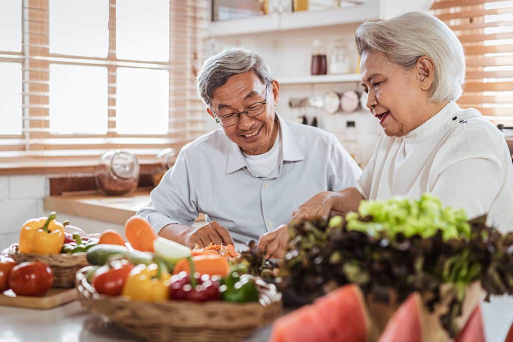 The Benefits of Working with Dietitians for Seniors