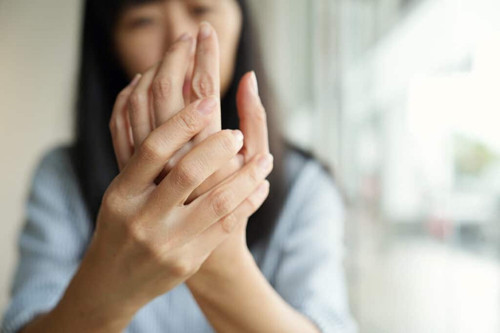 the best treatment options for hand and finger pain