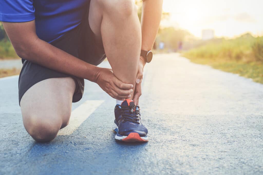 how to treat a lateral ankle sprain