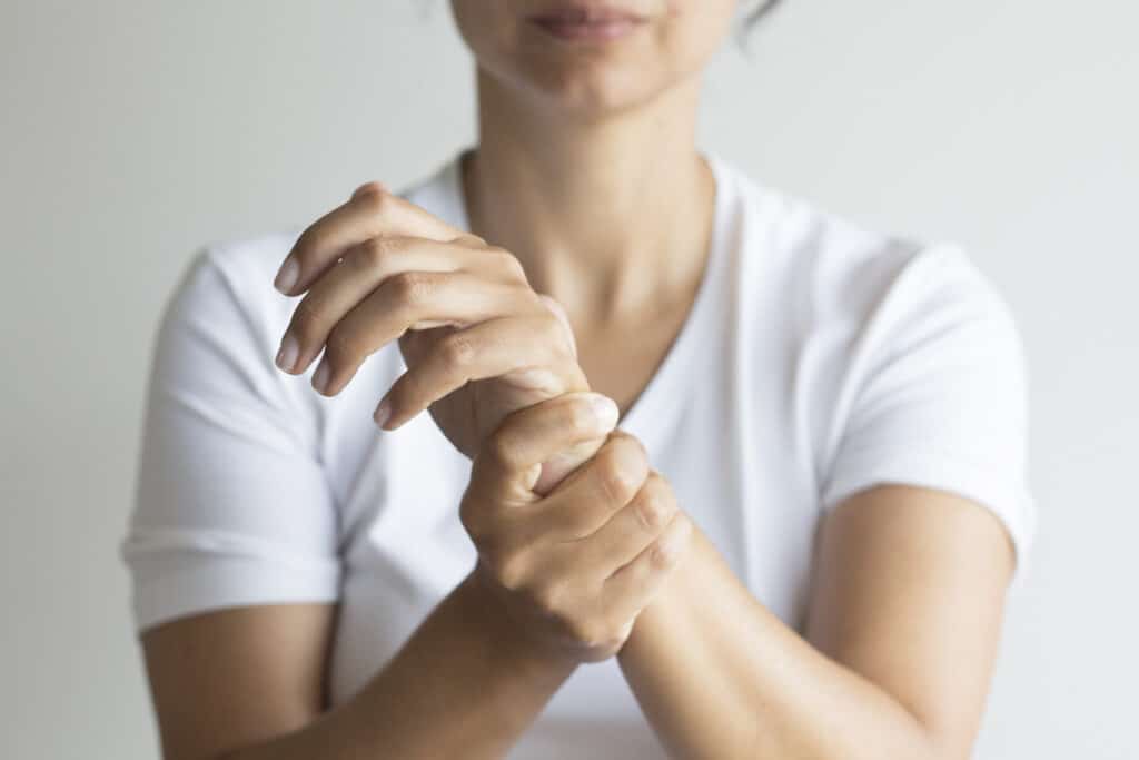 Do Wrist Strains Hurt When Resting?
