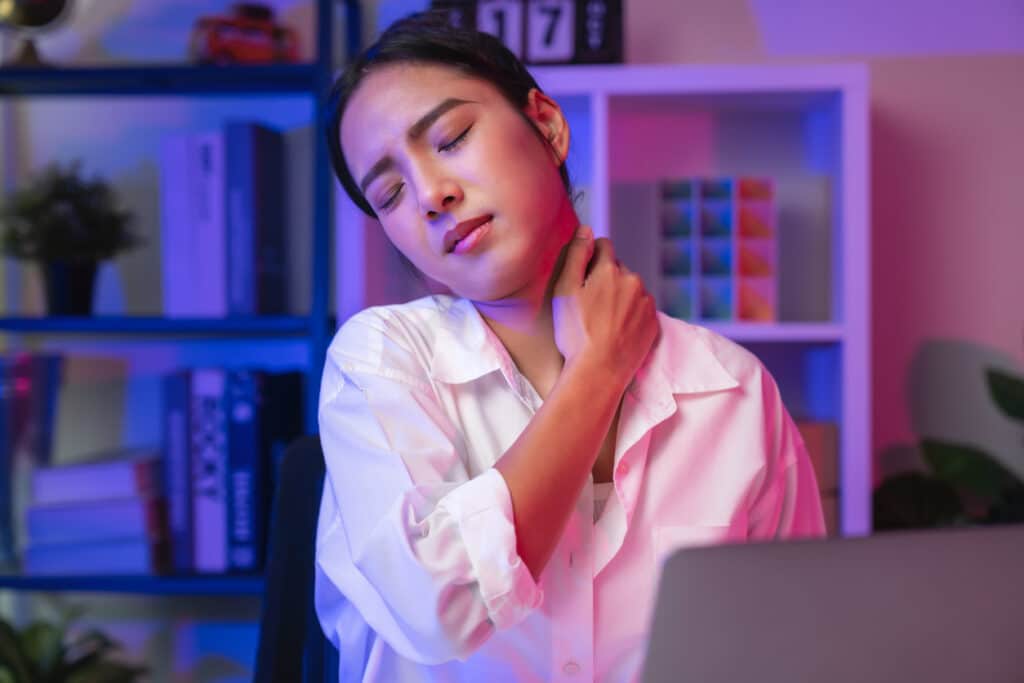 Do Neck Strains Hurt More at Night?