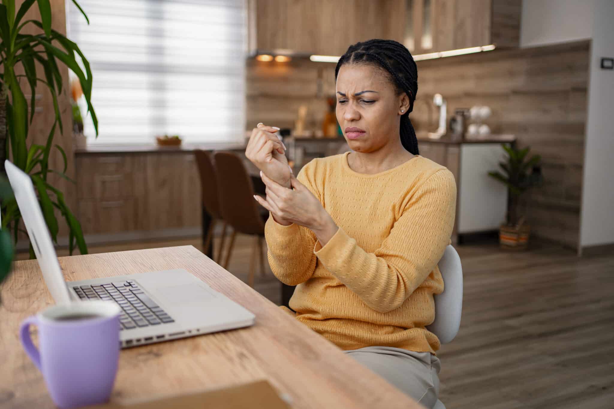 Why Are Wrist Strains so Hard to Heal?