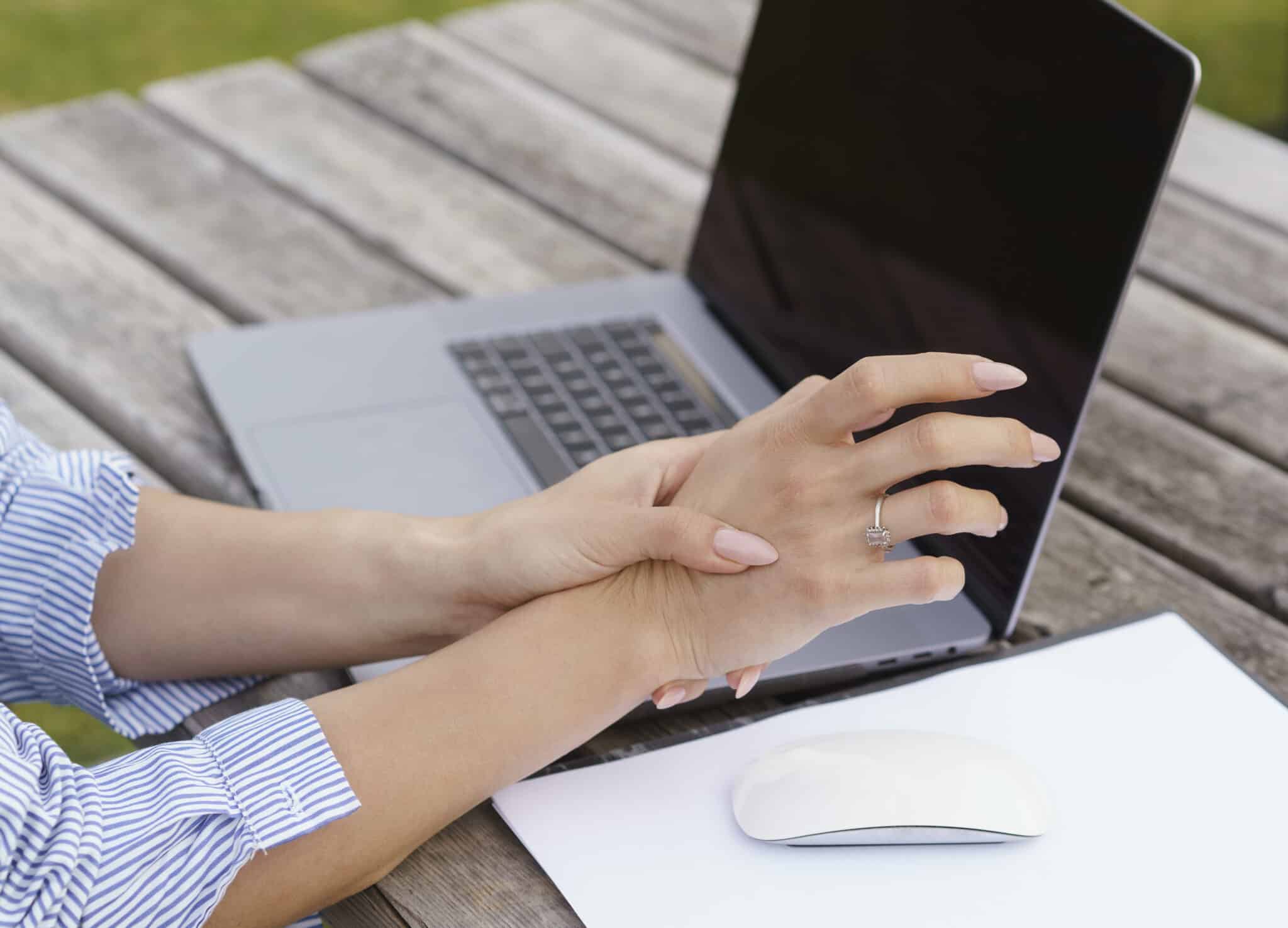 Can Dehydration Make Wrist Strains Worse?