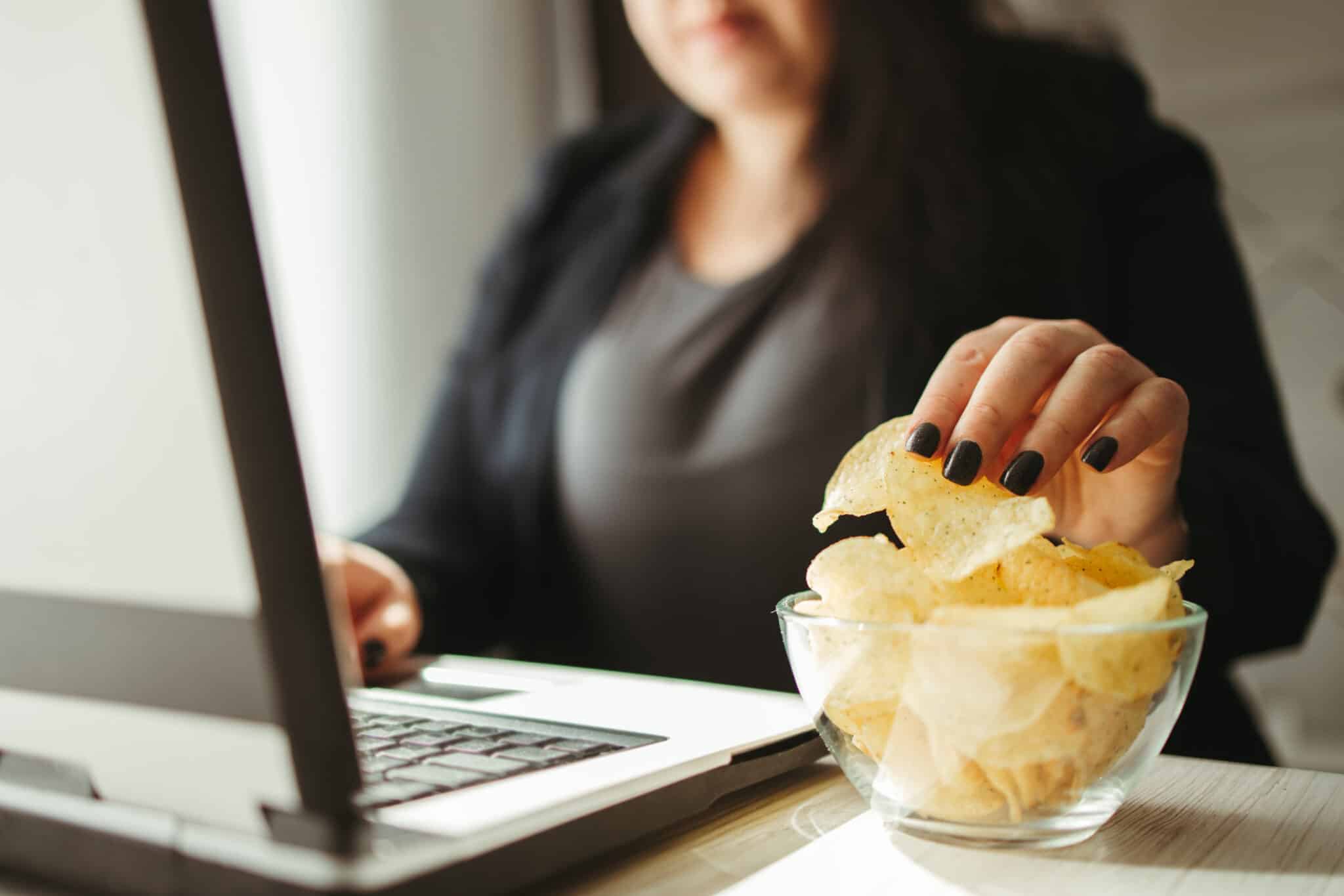 Foods You Should Avoid with Internet Addiction