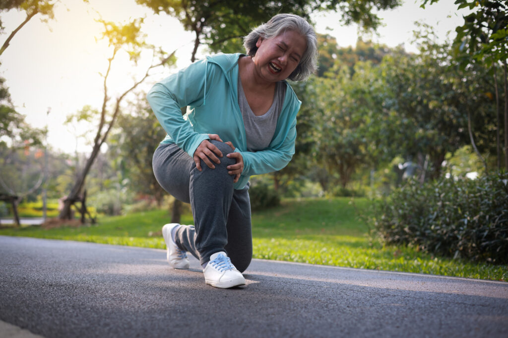 How Do You Know if You Have a Knee Sprain or Strain?
