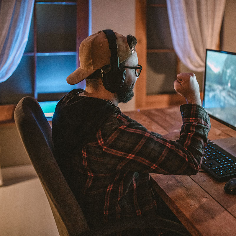 man addicted to video games